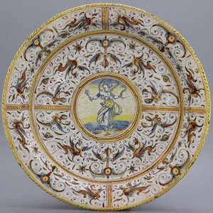 Indrukwekkende Italiaanse schaal met 'grotesken' en afbeelding van Prudentia, Deruta, ca. 1620 — foto 1
