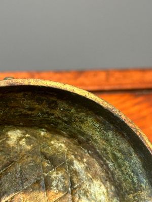 Insolite brûle-parfum archaïque de type 'gui' en bronze au couvercle en bois, Chine, Song — photo 17