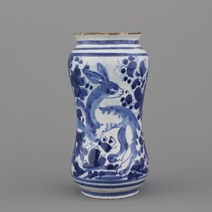Italiaanse albarello met een haas, Savona, gedateerd 1711 — foto 1