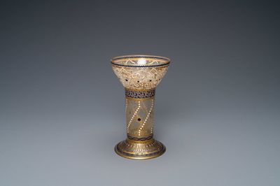 J. & L. Lobmeyr, Vienne, fin du 19ème: Un gobelet en verre émaillé de style islamique ou mamelouk