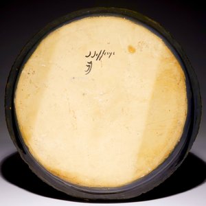 Jack Jefferys (1896-1961): A large decorated green glazed ceramic dish — photo 2