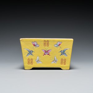 Jardinière en porcelaine de Chine famille rose à fond jaune, marque et époque de Guangxu — photo 3