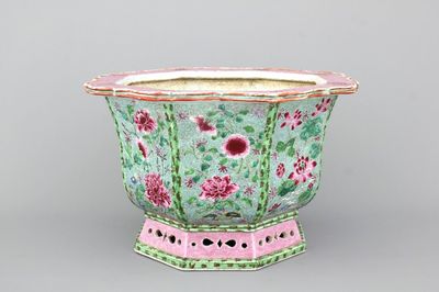 Jardinière en porcelaine de Chine, famille rose, Yongzhen