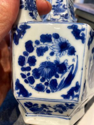 Kendi de forme hexagonale et son couvercle en porcelaine de Chine en bleu et blanc, Kangxi — photo 18