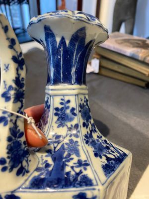 Kendi de forme hexagonale et son couvercle en porcelaine de Chine en bleu et blanc, Kangxi — photo 19
