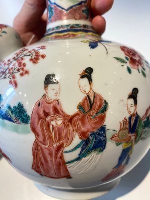 Kendi en porcelaine de Chine famille rose à décor d'une scène du 'Xi Xiang Yi', Yongzheng — photo 8