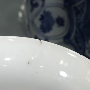 Kop en schotel in Chinees half-eierschaal porselein, famille rose, Yongzheng, 18e eeuw — foto 2