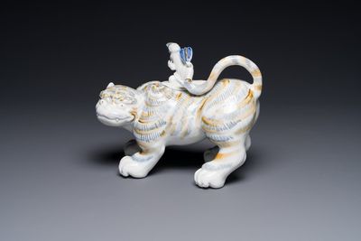 Koro en forme de tigre en porcelaine du Japon, probablement Hirado, Edo, 19ème — photo 2