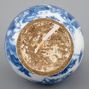 Een blauw-wit Delfts aardewerken chinoiserie kruikje, 17e eeuw — foto 7