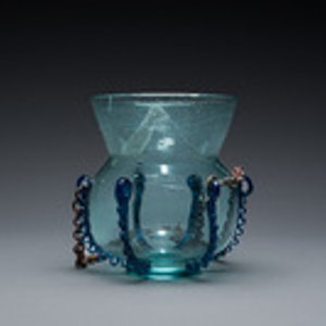 Lampe de mosquée en verre bleu clair, la Syrie ou la Perse, 10ème — photo 2