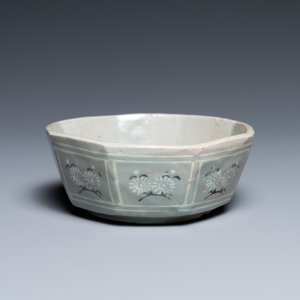 Lave-pinceaux de forme octogonale en porcelaine céladon de Corée, probablement Goryeo, 14/15ème — photo 2
