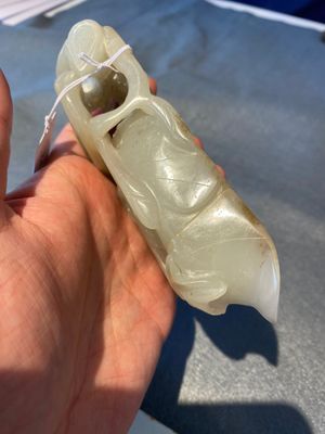 Lave-pinceaux en jade blanc taché de rouille en forme de lotus, Chine, Qing — photo 2
