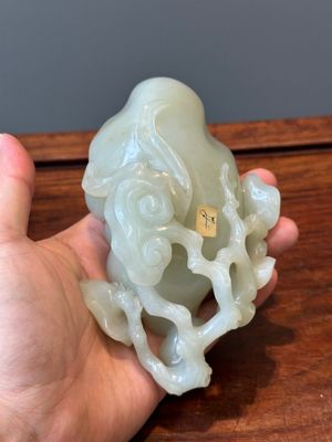 Lave-pinceaux en jade céladon sur socle en bois, Chine, 19/20ème — photo 6