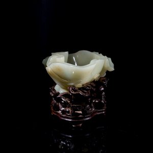 Lave-pinceaux en jade céladon sur socle en bois, Chine, 19/20ème — photo 5