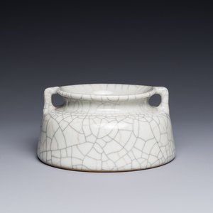 Lave-pinceaux en porcelaine de Chine de type ge à émail craquelé, 18/19ème — photo 1
