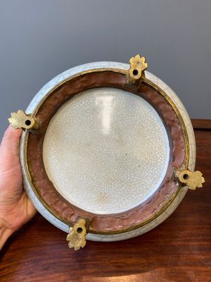 Lave-pinceaux en porcelaine de Chine de type 'ge' aux montures en bronze doré, Qianlong — photo 9