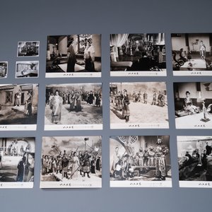 Les archives du film 'La Grande Muraille' composées de bobines, de photos, d'une affiche et de documentation, datées 1957 — photo 5