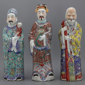 Lot de 3 figures des 'Immortels' en porcelaine de Chine, 19e — photo 1