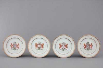 Lot de 4 assiettes héraldiques en porcelaine de Chine, 18e