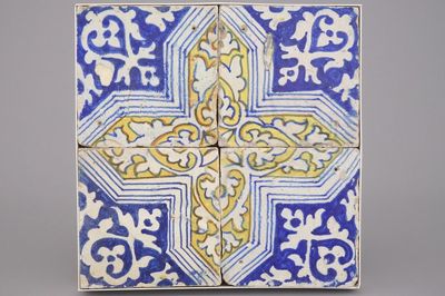 Lot de 4 carreaux décoratifs encadrés en majolique d'Anvers, env. 1580