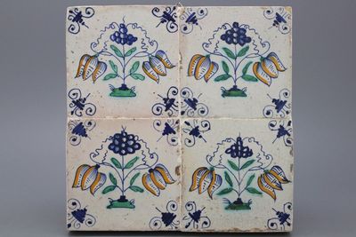 Lot de 4 carreaux en faïence de Delft, polychrome, décor floral, env. 1620