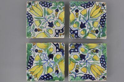 Lot de 4 petites carreaux en faïence de Delft, 17e