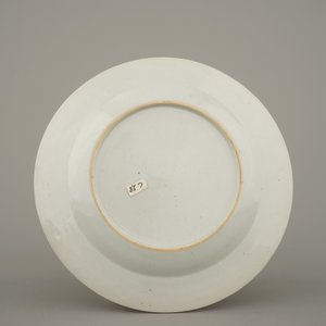 Lot de 6 assiettes en porcelaine de Chine pour l'export avec bords en faux-marbre, 18e — photo 9
