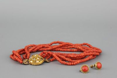Lot de bijoux chinois en corail et or, 19e
