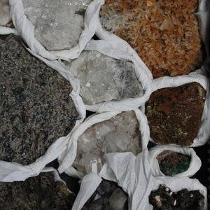 Lot de divers minéraux et pierres sémi-précieuses — photo 1