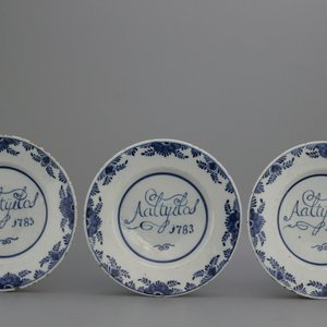 Lot van 3 Delftse tekstborden, 'Aaltije Los', gedateerd 1783 — foto 1
