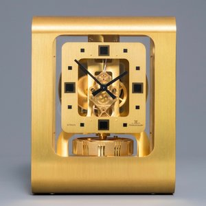 Luigi Colani pour Jaeger Le Coultre, pendule Atmos en laiton doré et brossé, 1974-1975 — photo 1