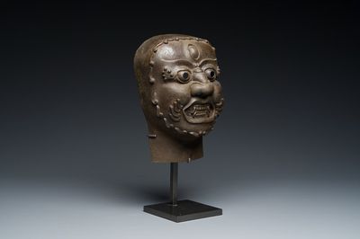 Masque de Mahakala en fonte, Tibet, 16/17ème