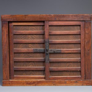 Meuble de type tansu 箪笥 en bois, Japon, 19/20ème — photo 2