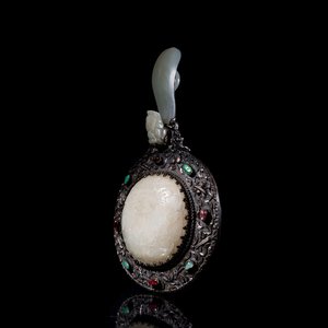 Miroir à main en argent incrusté de jade blanc et de pierres précieuses, 19/20ème siècle — photo 1
