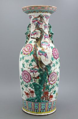 Mooie vaas in Chinees porselein met afbeelding vogels, famille rose, 19e eeuw.