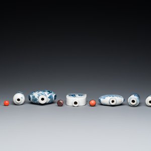 Negen Chinese blauw-witte snuifflessen, 19/20e eeuw — foto 6