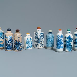 Negen Chinese blauw-witte snuifflessen, 19/20e eeuw — foto 1