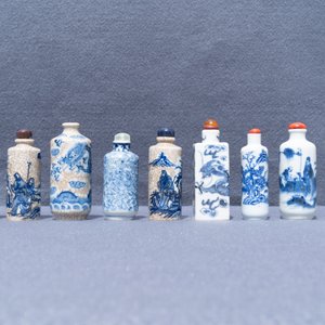 Negen Chinese blauw-witte snuifflessen, 19/20e eeuw — foto 14