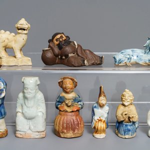 Negen Chinese blauwwitte biscuit miniatuur figuren, Qianlong — foto 2