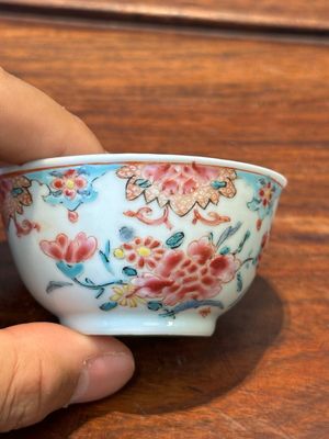 Negen Chinese famille rose koppen en acht schotels, Yongzheng/Qianlong — foto 15
