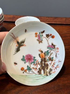 Negen Chinese famille rose koppen en acht schotels, Yongzheng/Qianlong — foto 36