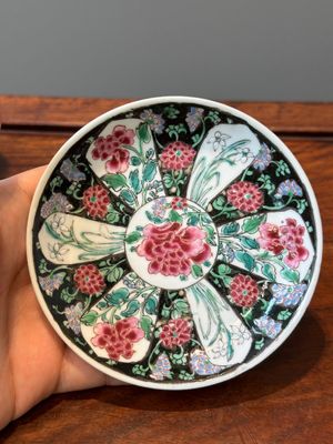 Negen Chinese famille rose koppen en acht schotels, Yongzheng/Qianlong — foto 54