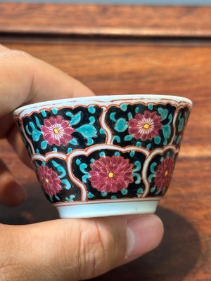 Negen Chinese famille rose koppen en acht schotels, Yongzheng/Qianlong — foto 57