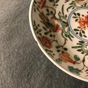 Negen Chinese famille verte koppen en schotels met vogels bij bloesems, Kangxi — foto 11