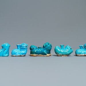 Negen Chinese figuren en waterdruppelaars met turquoise glazuur, Kangxi en later — foto 2