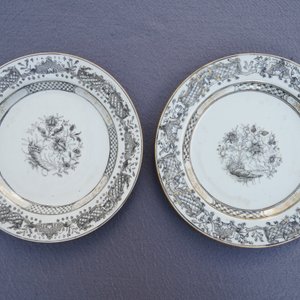 Negen Chinese grisaille en Imari-stijl borden, Yongzheng/Qianlong — foto 10