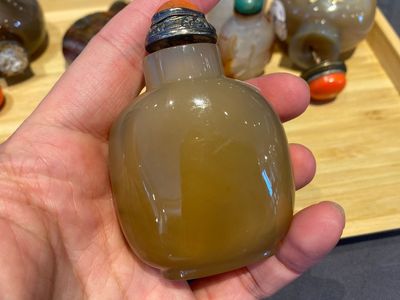 Negen Chinese snuifflessen in agaat, 19/20e eeuw — foto 17