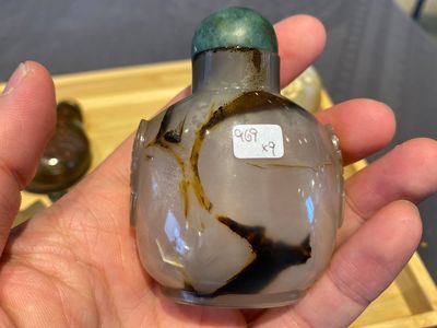 Negen Chinese snuifflessen in agaat, 19/20e eeuw — foto 24