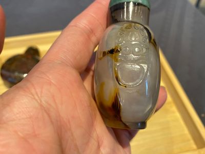 Negen Chinese snuifflessen in agaat, 19/20e eeuw — foto 25