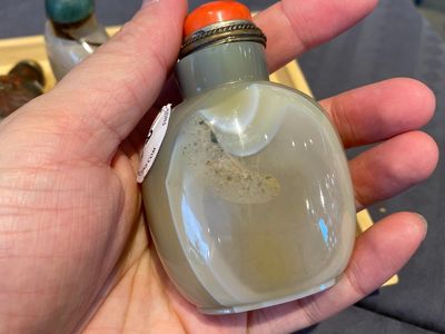 Negen Chinese snuifflessen in agaat, 19/20e eeuw — foto 27